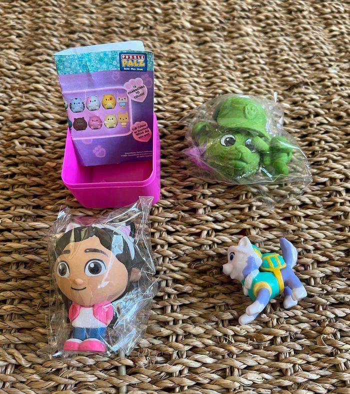 Lot 2 puzzles Palz + 1 jouet Kinder Pat'Patrouille