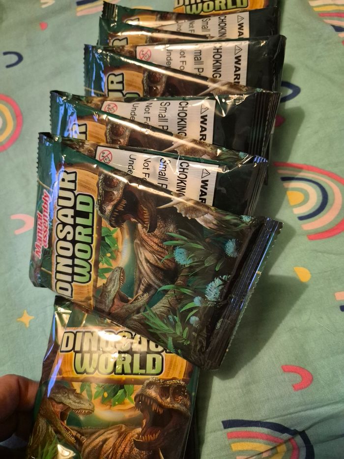 20 sachets figurine dinosaures - photo numéro 4