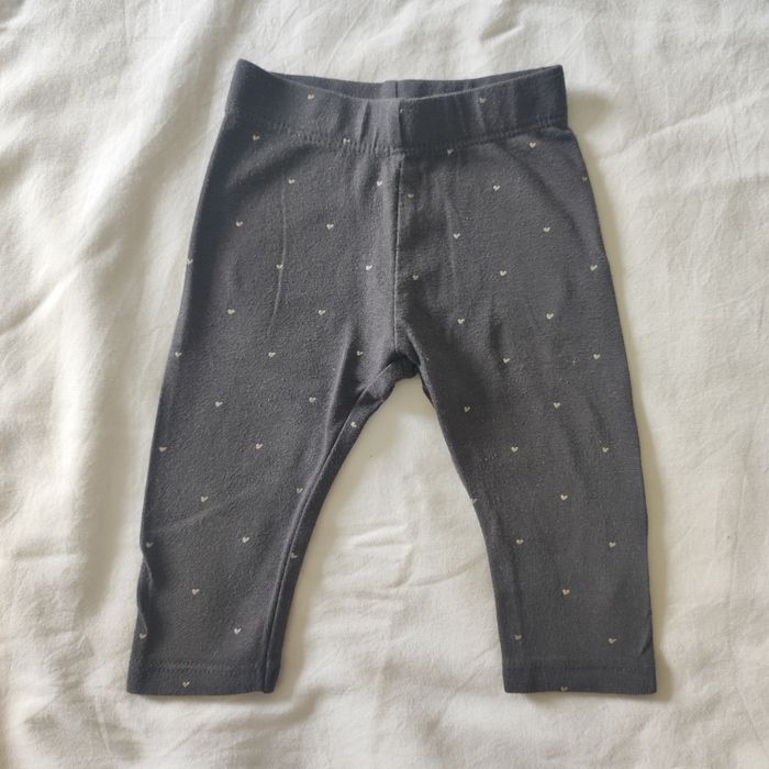 Legging bébé Kiabi 6 mois gris à motifs cœurs - photo numéro 2
