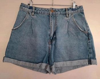 Short jean mum