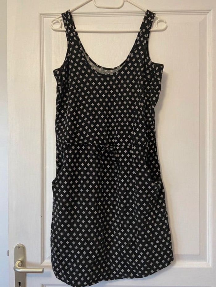 Robe noir GAP