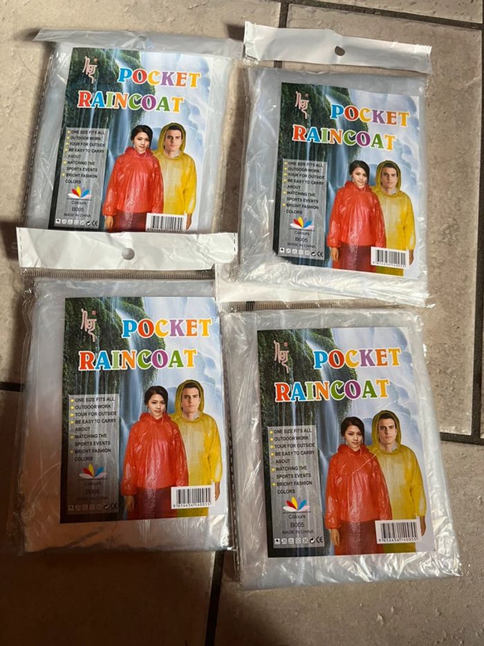 Lot de 4 ponchos de pluie