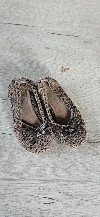 Ballerines brunes en dentelles, avec noeud, pointure 26/27, peu mises