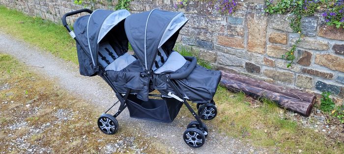 Poussette double Bébé Confort état neuf - photo numéro 2