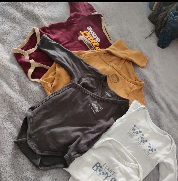 Lot 5 bodys manches longues 12 mois