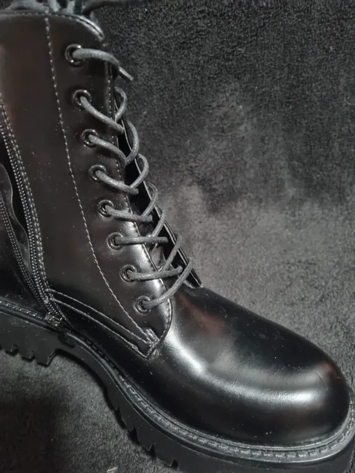 Paire De Bottines Noires - photo numéro 6