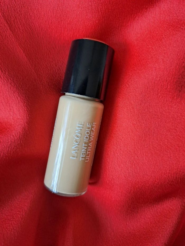 Teint idole ultra wear 24 h lancome 320