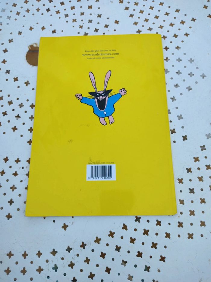 Livre Loulou à l'école des loups - photo numéro 2