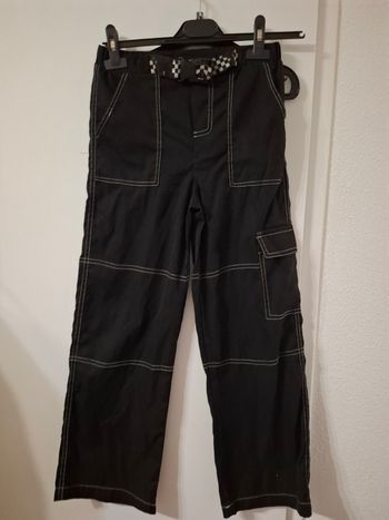 Pontalon cargo taille 10 ans en tres bon etat