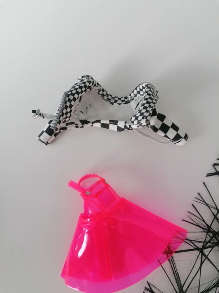 2 vêtements Barbie 👧🏻 - photo numéro 2