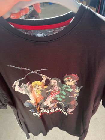T-shirt Demon Slayer parfait état 16 ans 