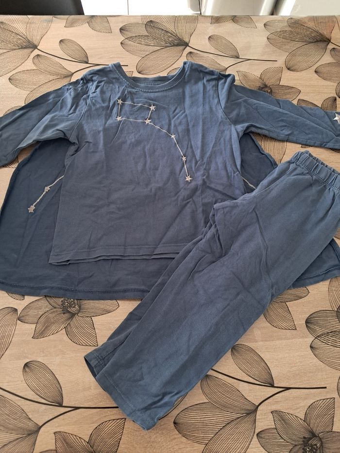 Pyjama 2 pièces avec cape