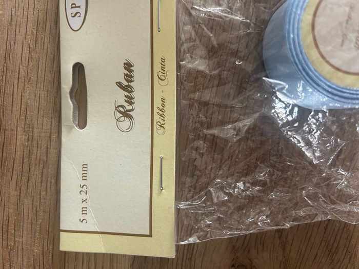 Ruban satin neuf - photo numéro 2