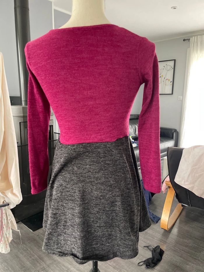 Robe pull taille 14 ans mais taille petit 12 ans bi-couleur - photo numéro 2
