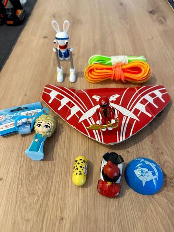 Lot de 8 jouets divers