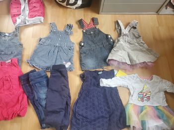 Robe salopette et pantalon 6 mois