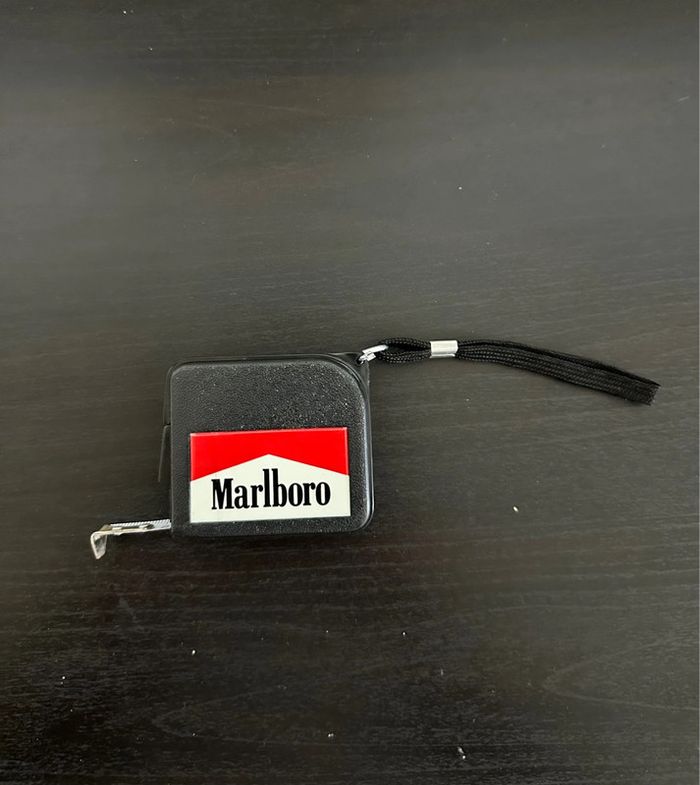 Mètre mesure Marlboro