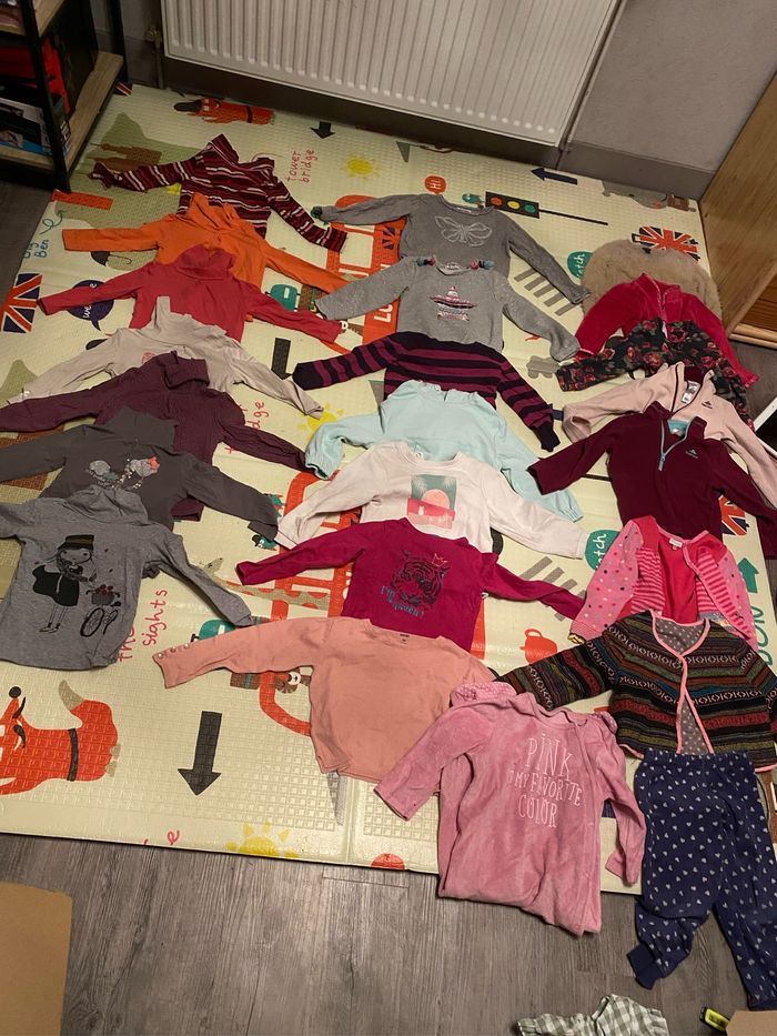 Lot 23 pulls/sous pull/gilets taille 3 ans