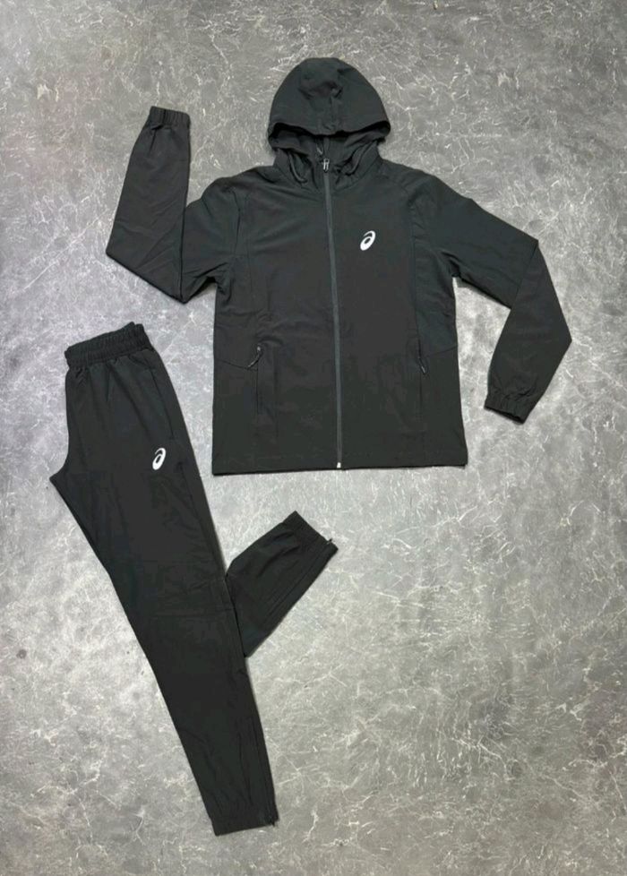 Ensemble asics