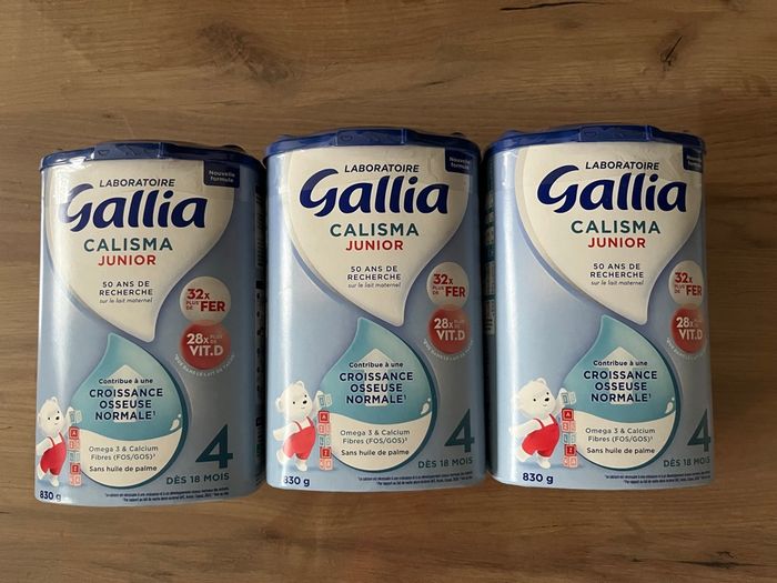 3 boîtes de lait 4ème âge