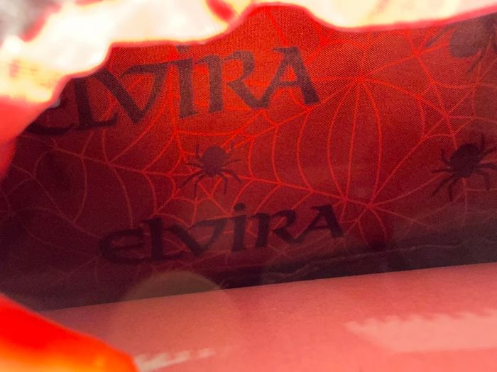 Loungefly elviera - photo numéro 2