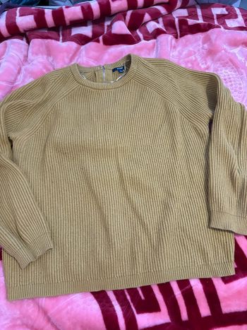 Pull jaune foncé