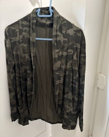 Veste fine motif militaire 