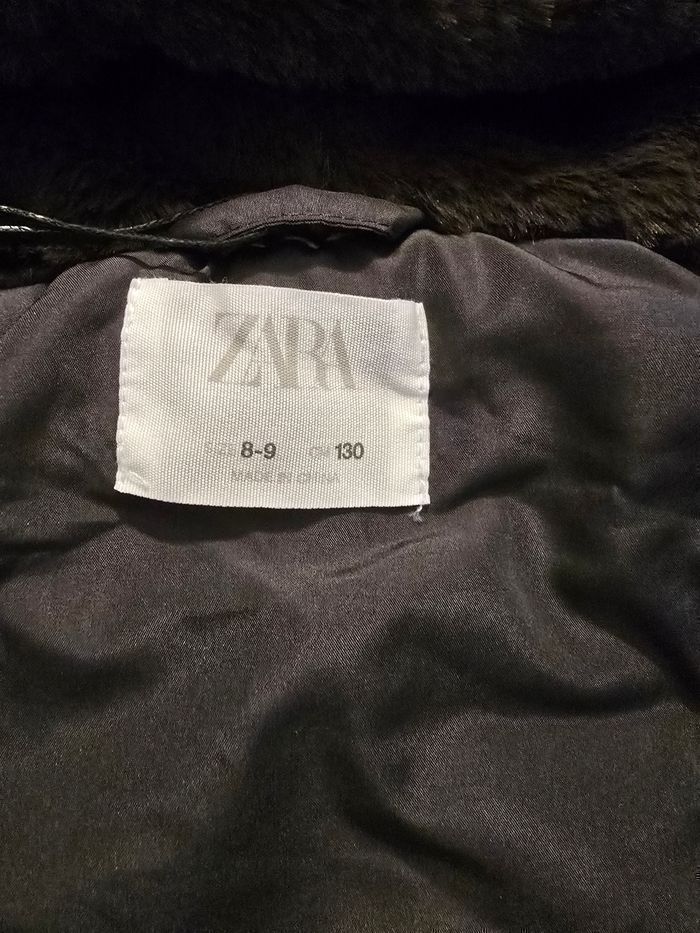 NEUVE( NON PORTÉE)🏷 🤩😍👌👌👌💜💜💜 superbe veste sans manche ans capuche  9 ans fille💜💜(ferme) - photo numéro 3