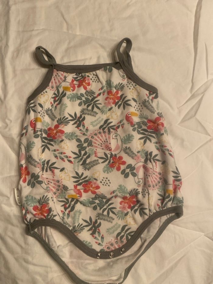 2 bodys 24mois - photo numéro 2