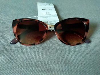 Lunettes de soleil œil de chat rose écaille – Neuves avec étiquette