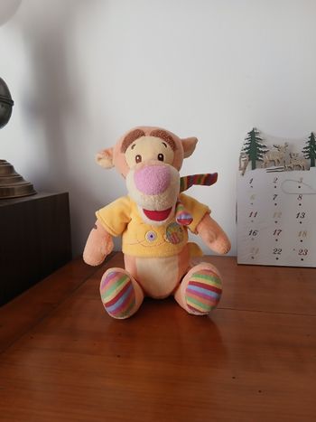 Doudou-Peluche Tigrou avec grelot *Disney baby