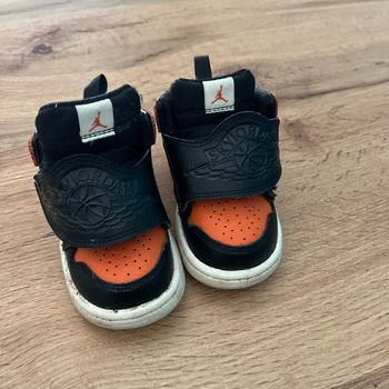 Baskets air Jordan  - taille 21