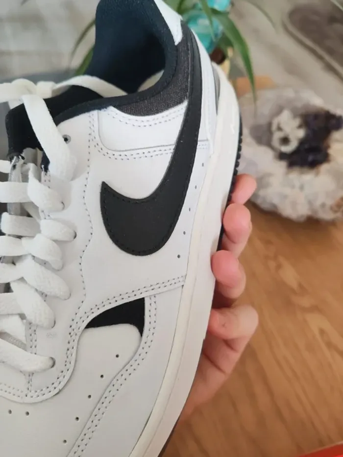 Nike Air Force Gamma Noir et Blanche neuve taille 40 - photo numéro 5