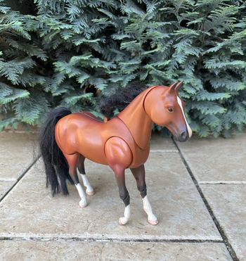 Cheval marron articulé