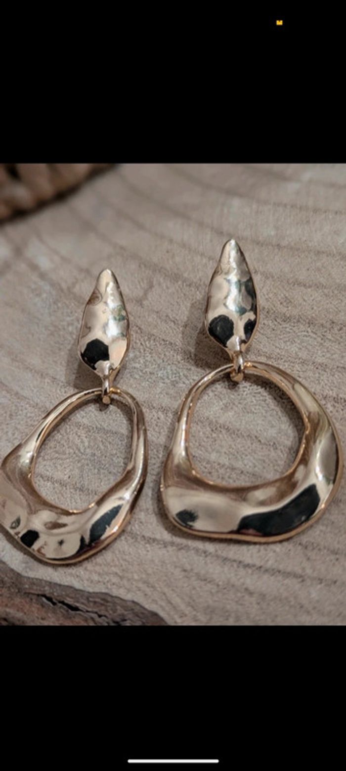 Boucles d'oreille pendante couleur or en zinc - photo numéro 2