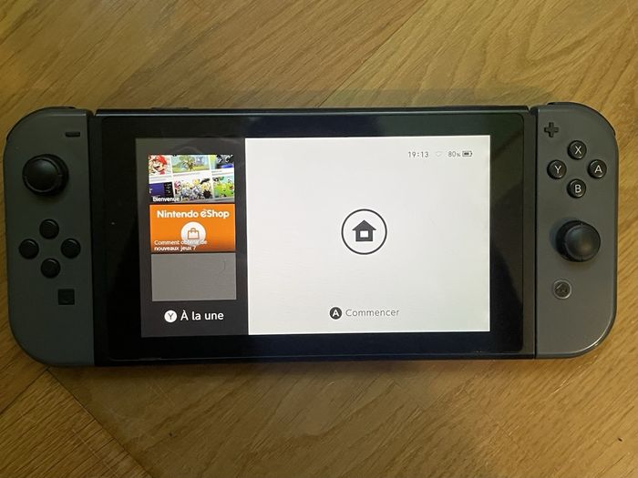 Nintendo Switch 32 Go - photo numéro 2