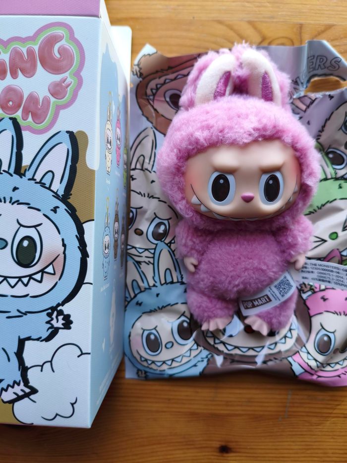 Labubu The Monster macaron Vinyl Face lychee berry