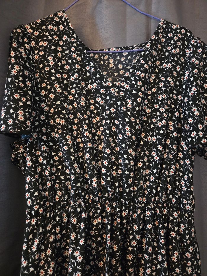 🤩 jolie robe d'été fleurie 🌸 femme M - photo numéro 3