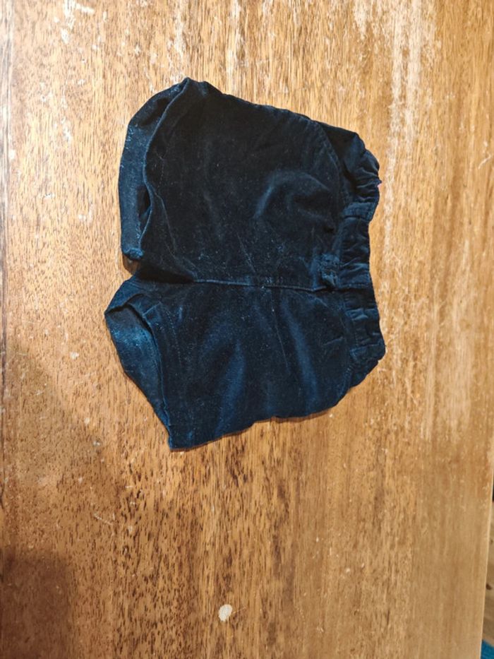 Short noir en velours fille taille 23 mois