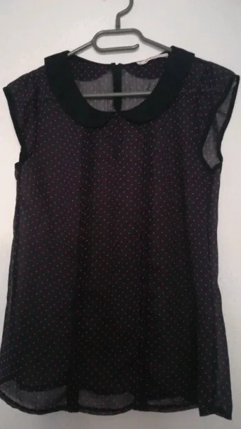 Blouse bleu à pois fushia