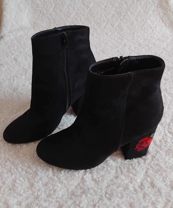 👠 Très belle bottines / Bottes femme avec roses - Pointure 41