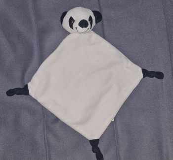 Doudou Losange Panda blanc et noir -C&A