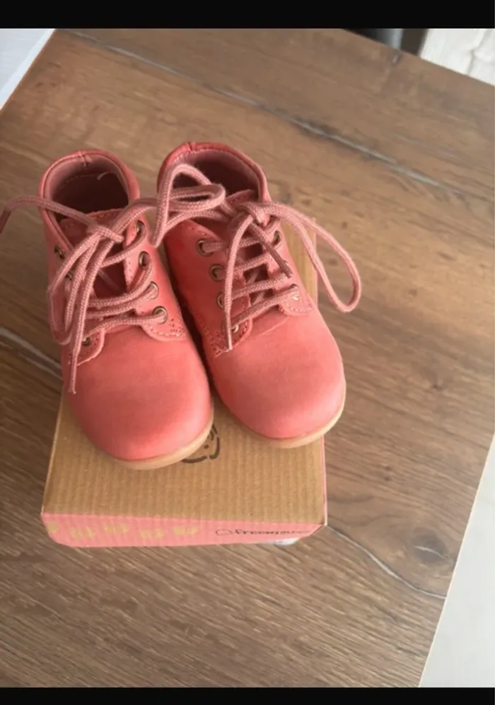 Chaussure neuf t 20 - photo numéro 3