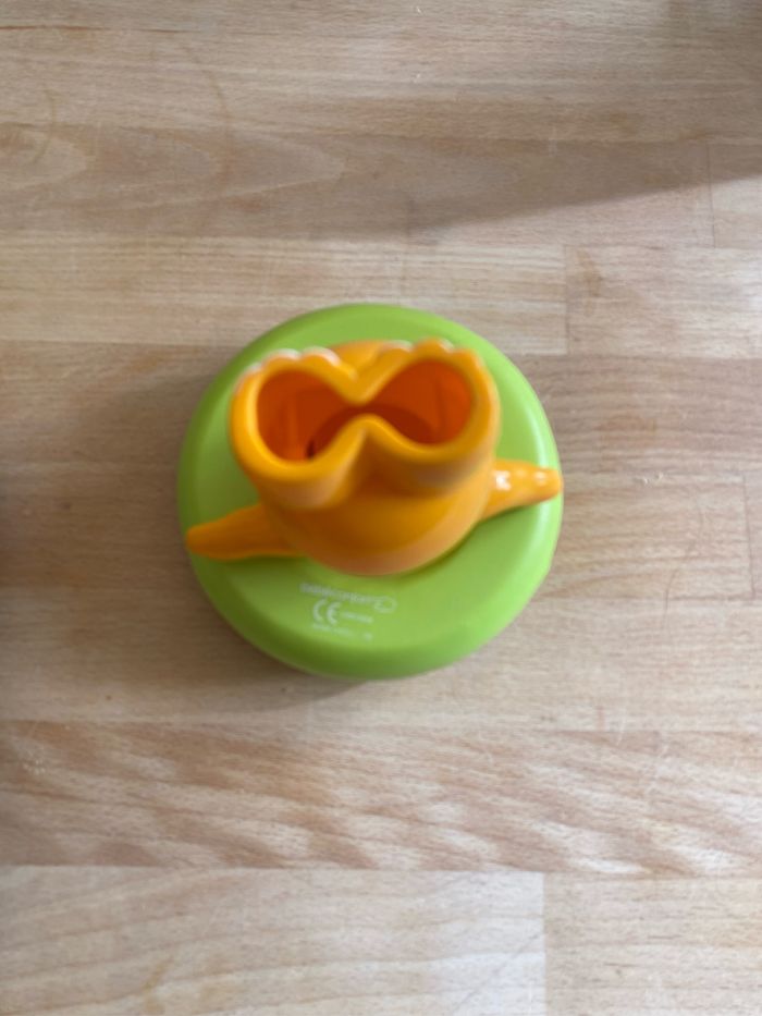 Hyppopotame avec bouee de bain - photo numéro 3