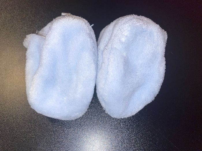 Chaussons bébé à message bleu ciel taille 0-6 mois - photo numéro 2