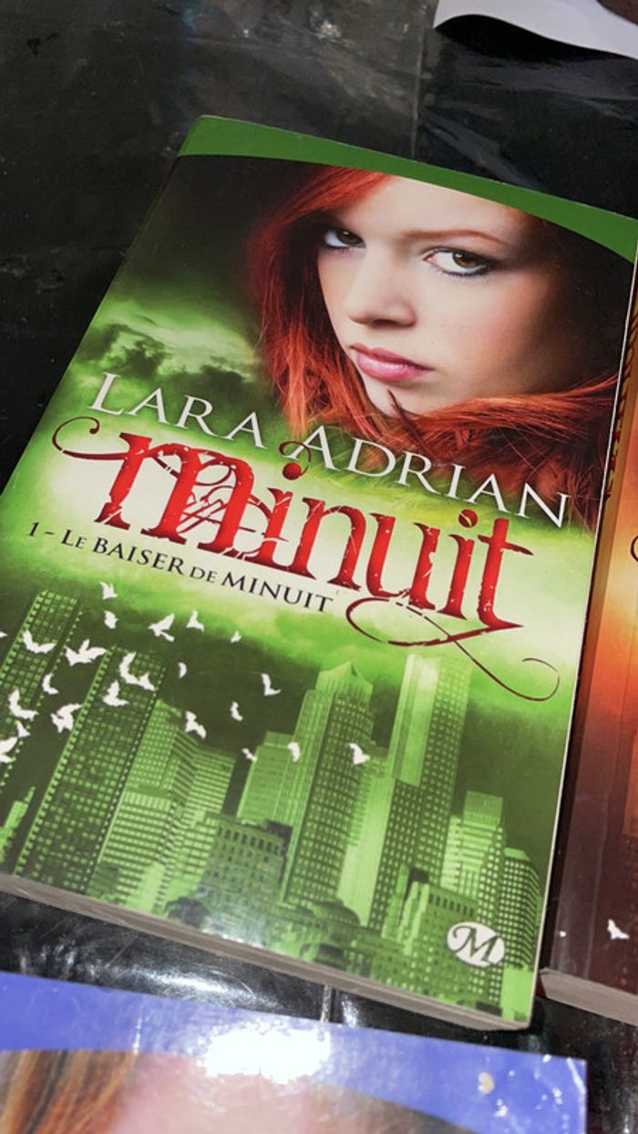 Lot de livres minuit Lara Adrian