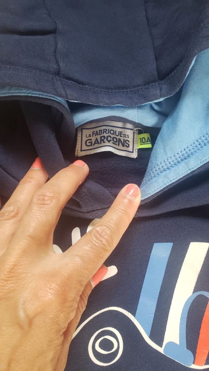 Pull à capuche 10 ans - photo numéro 2