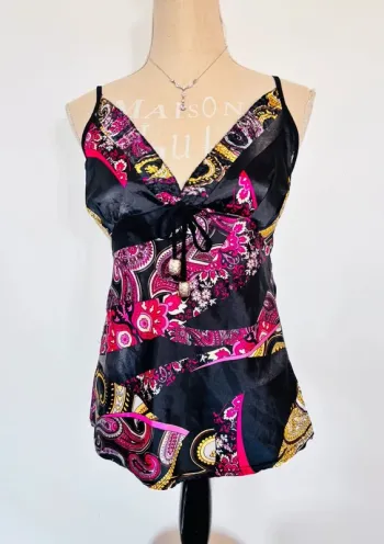 💕 top chic satiné decoleté v