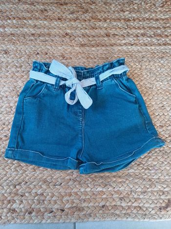 Magnifique short tao en jeans+ceinture rayée