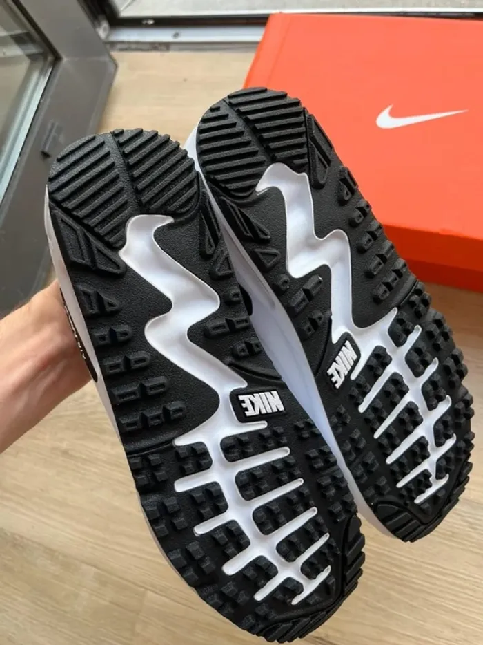 Nike Air Max 90 Golf White Black 40,5 - photo numéro 4